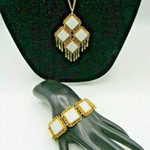 Celebrity New York Necklace & Bracelet Black on one side and White on th…